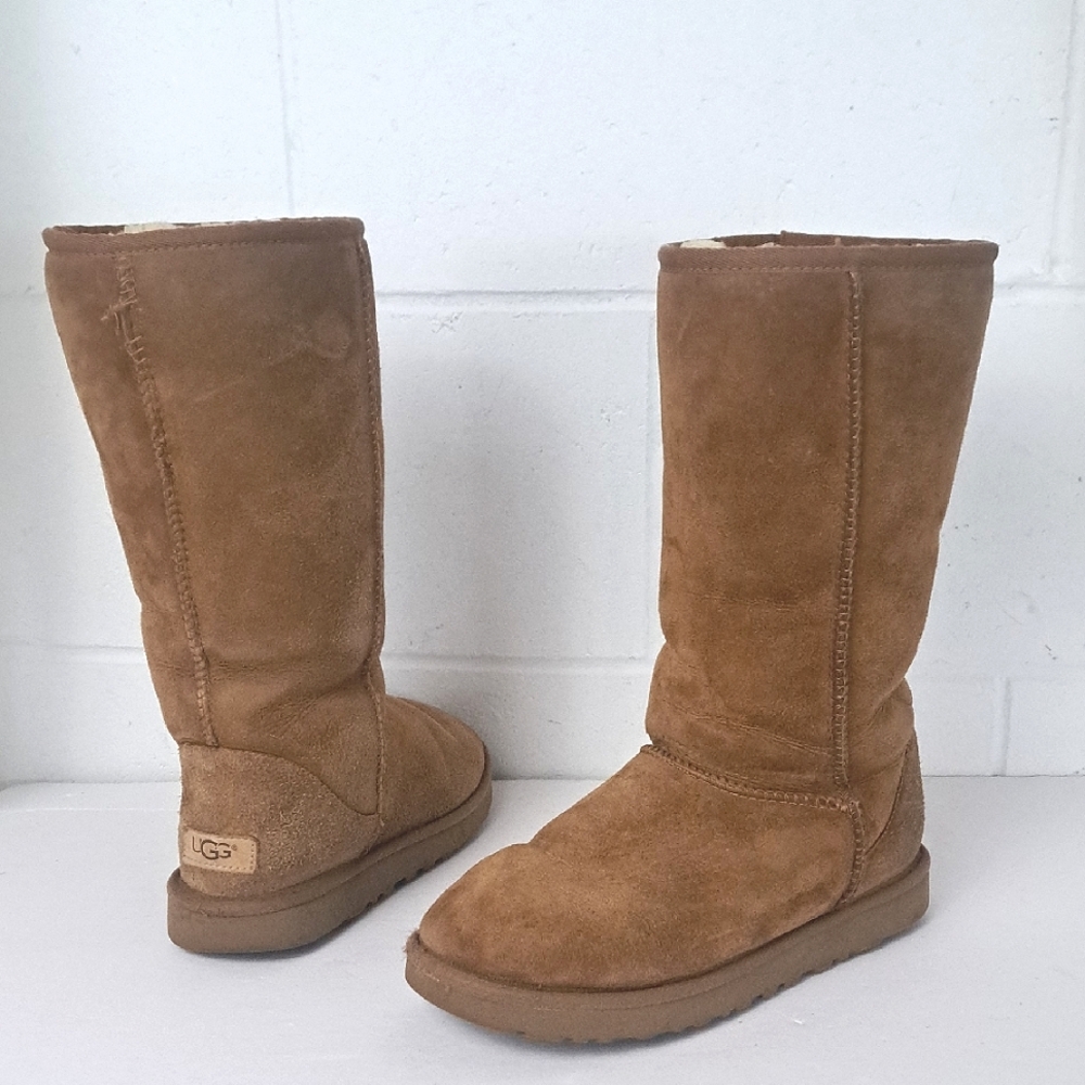 UGG Classic Tall II Chestnut Suede 1016224 Sheepskin Lined Boots Sz7
